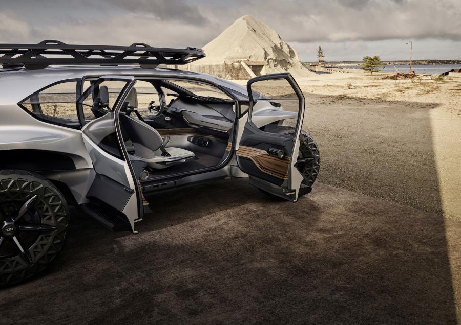  Audi AI:TRAIL Quattro 2019 года  (фото 12 из 40)